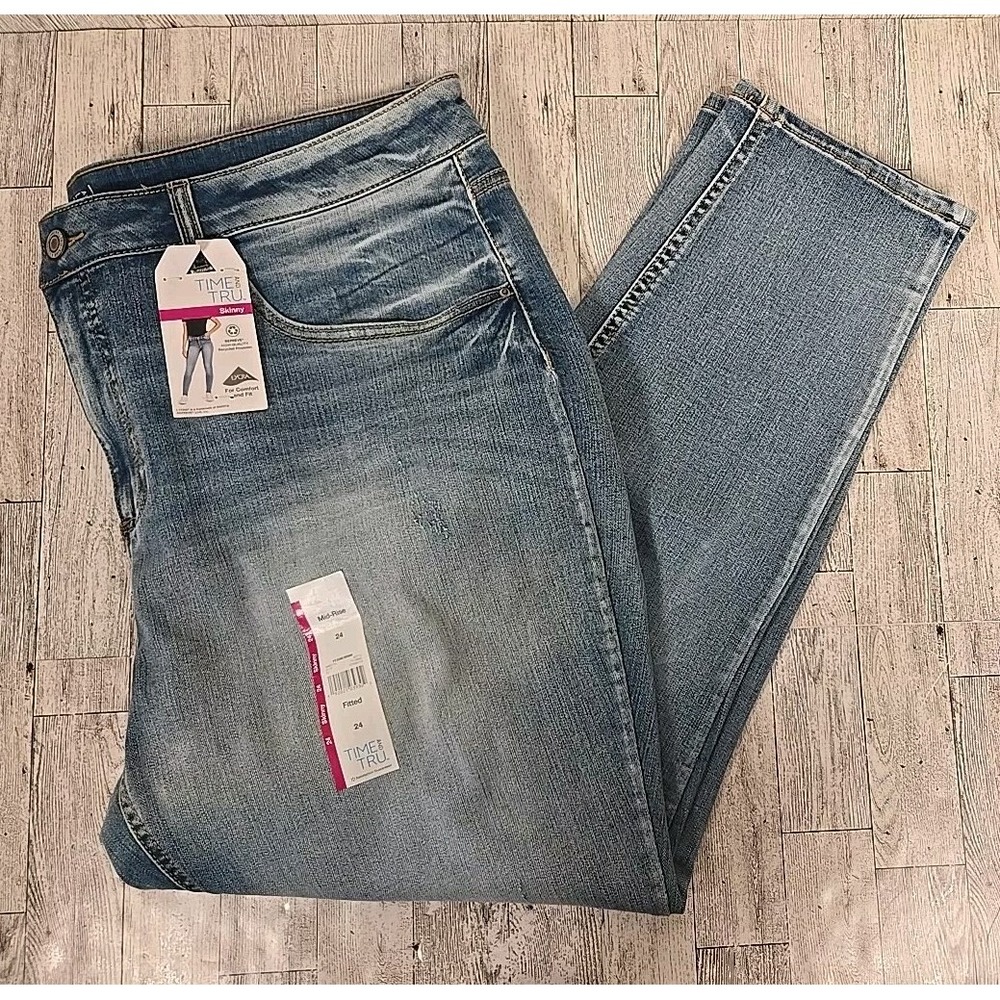 Time & Tru Jeans 24 Skinny Mid Rise Light Wash Denim Fitted NEW